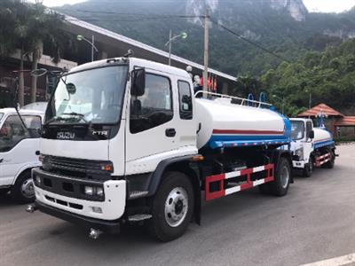 Xe phun nước rửa đường 9 khối Isuzu nhập khẩu