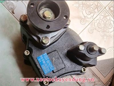 Cóc trích lực xe phun nước rửa đường Dongfeng 3 chân