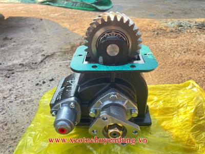 PTO xe rửa đường tưới cây Hino