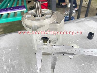 bom-thuy-luc-dung-cho-xe-quet-duong-dongfeng