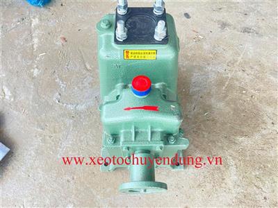 may-bom-nuoc-60m3-dung-cho-xe-rua-duong-tuoi-cay