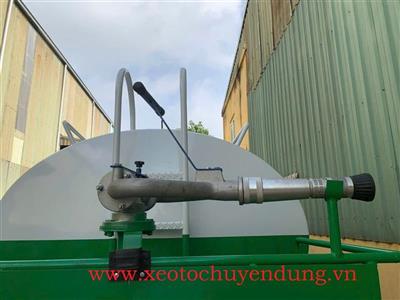 xe-rua-duong-tuoi-cay-7-khoi-hyundai
